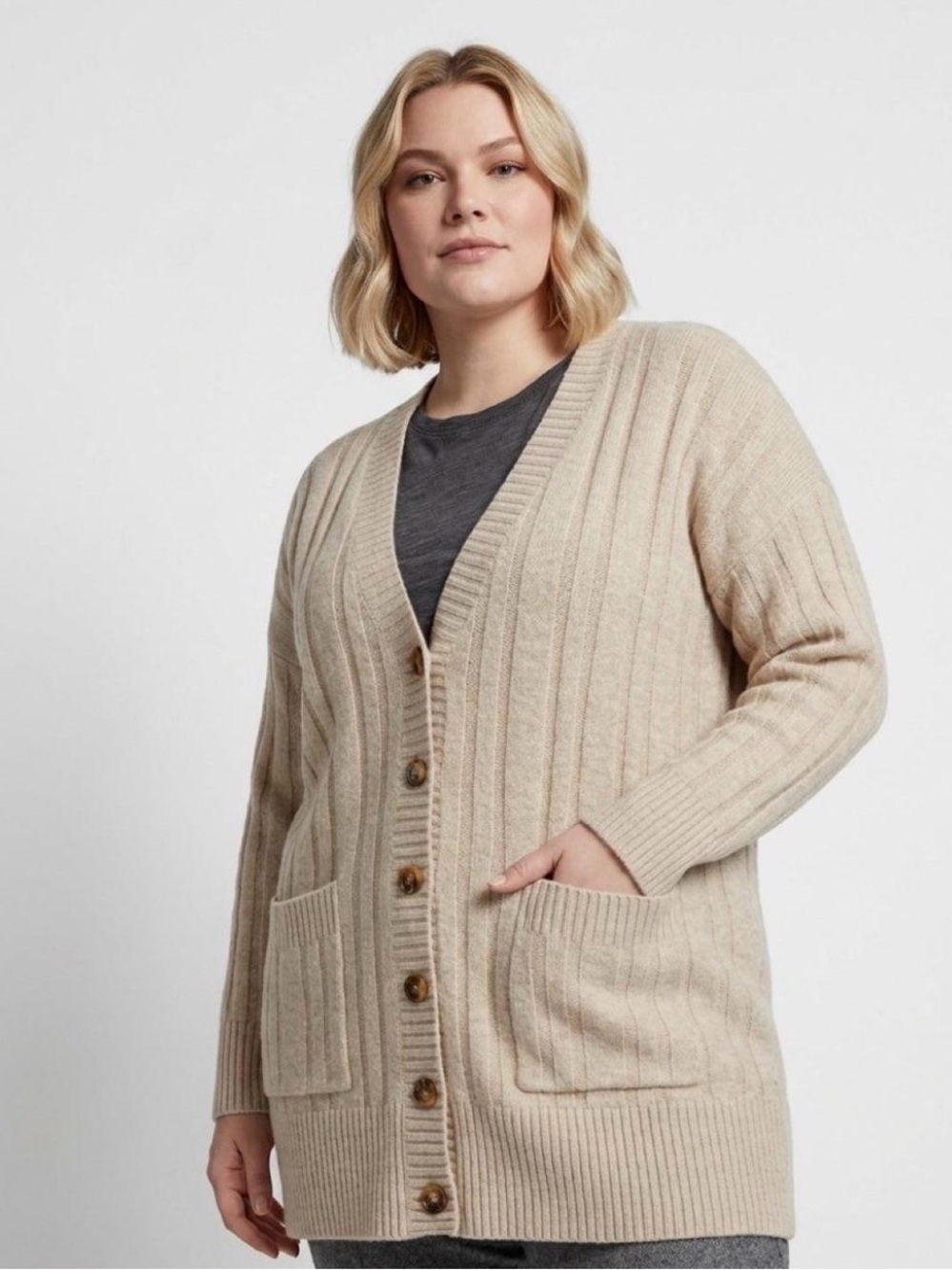 NWT TORRID Vegan Cashmere Boyfriend Cardigan V-Neck Sweater Size 3X Oatmeal $79